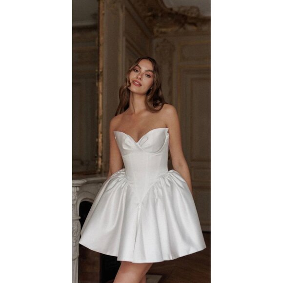 Rosie Etienne, Valentina - Picture 2 of 7